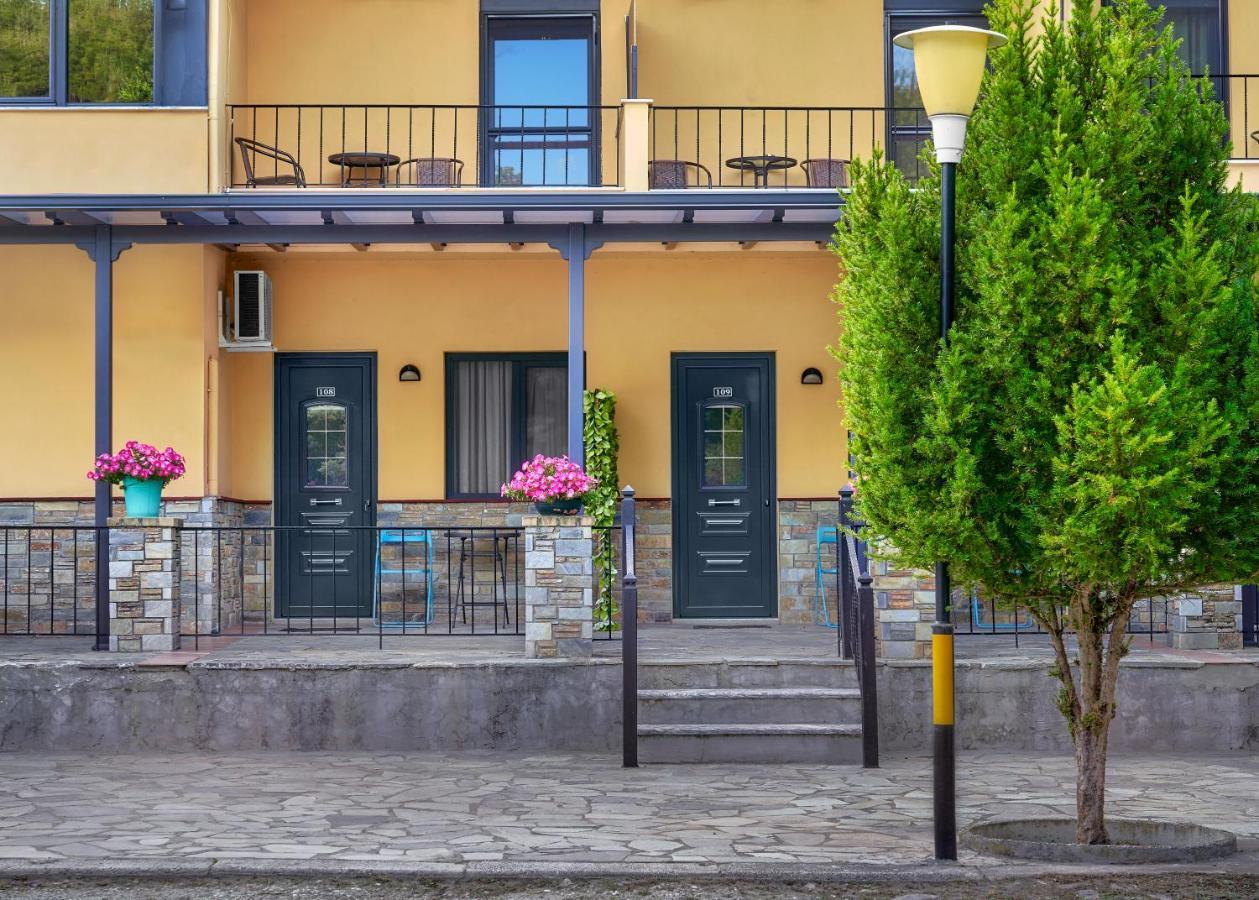 River Side Rooms Elassona Exteriör bild