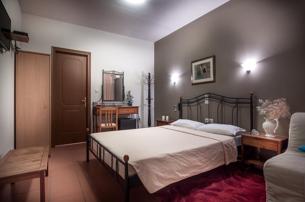 River Side Rooms Elassona Rum bild