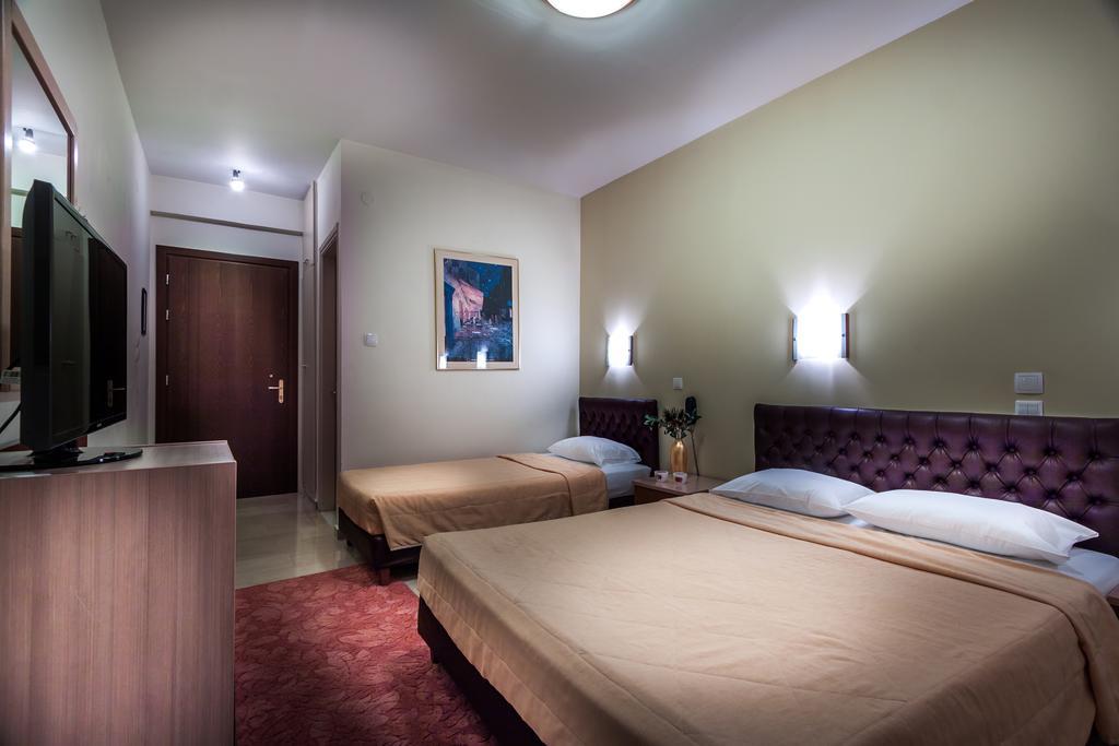 River Side Rooms Elassona Rum bild