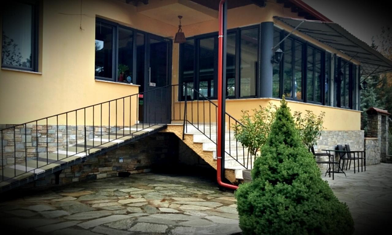 River Side Rooms Elassona Exteriör bild